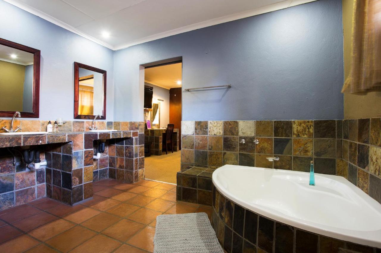 Purple Gecko Guest House Lydenburg Esterno foto
