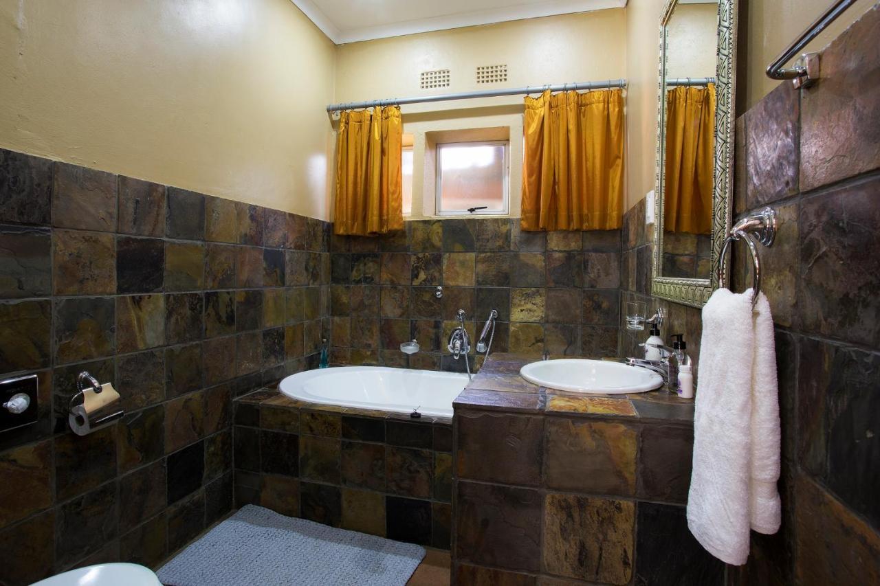 Purple Gecko Guest House Lydenburg Esterno foto